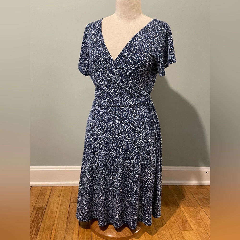 Kaileigh Blue and White Floral Wrap Dress, Size Small